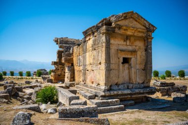 Türkiye 'nin Pamukkale ilinin Hierapolis kentindeki kalıntılar. Yüksek kalite fotoğraf