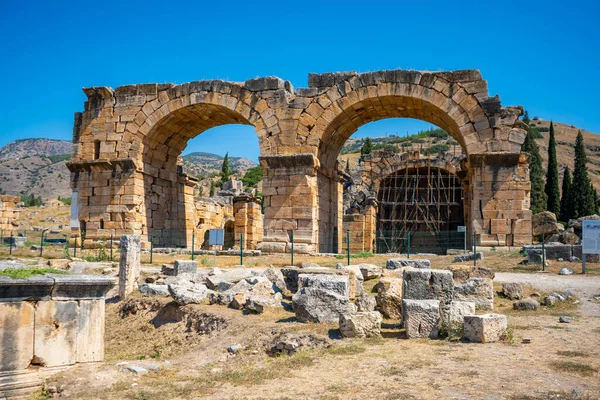 Ερείπια Στην Αρχαία Πόλη Της Ιεράπολης Pamukkale Τουρκία Υψηλής Ποιότητας — Φωτογραφία Αρχείου