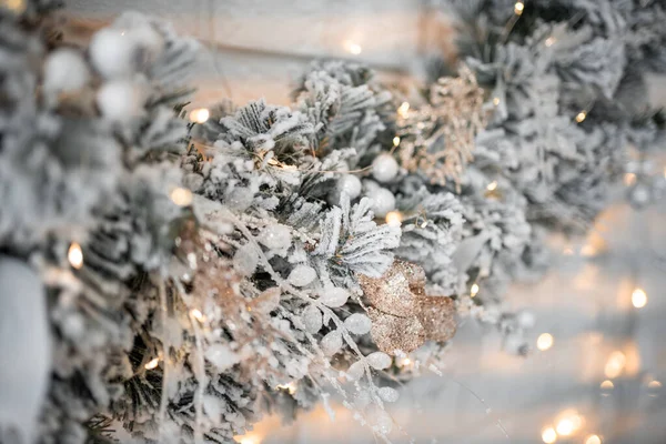 Prachtige Kunstmatige Kerstboom Met Speelgoed Multi Verlichting Vooraf Verlicht Kerstversiering — Stockfoto