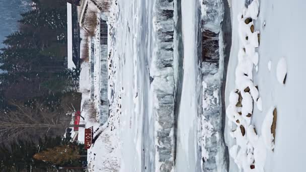 Frozen Elbe River Spindleruv Mlyn Winter Mountain Town Hradec Kralove — Vídeo de stock