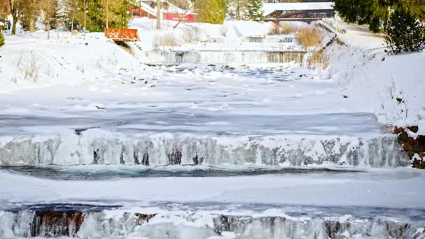 Frozen Elbe River Spindleruv Mlyn Winter Mountain Town Hradec Kralove — Vídeo de stock