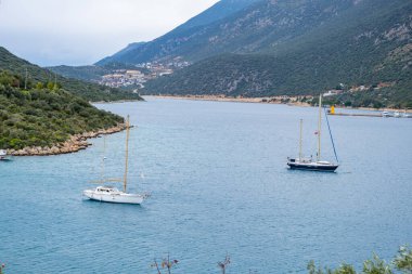 Kas, Türkiye: Kas kentinde bir yat limanı olan mavi göl, Türkiye. - Evet. Yüksek kalite fotoğraf