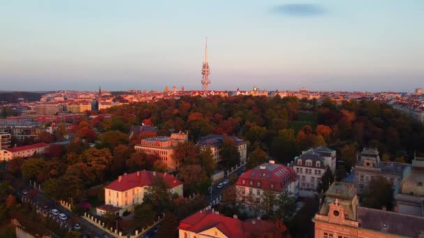 Flygfoto Zizkov Torn Staden Prag Vid Solnedgången Ljus Tjeckien Högkvalitativ — Stockvideo