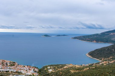 Türkiye 'nin sahil beldesi Kalkan' ın görkemli panoramik manzarası. Yüksek kalite fotoğraf