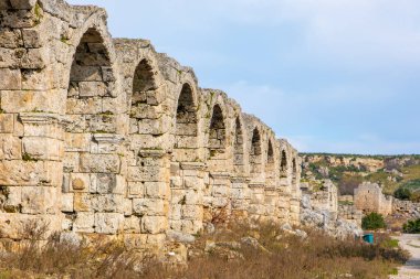 Antik Perge şehrinin kalıntıları. Perge, Türkiye 'nin güney Akdeniz kıyısında antik bir Yunan kentidir. Yüksek kalite fotoğraf