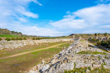 Antik Perge şehrinin kalıntıları. Perge, Türkiye 'nin güney Akdeniz kıyısında antik bir Yunan kentidir. Yüksek kalite fotoğraf
