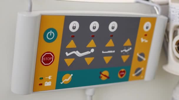 Krankenhausbett Bedienfeld Pilot Fernbedienung Schalten Sie Das Licht Ein Hochwertiges — Stockvideo