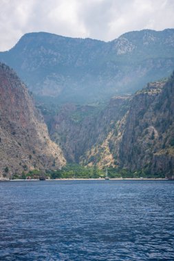 Sabah Oludeniz Fethiye 'deki Kelebek Vadisi' nin sularından manzara, Türkiye. Yüksek kalite fotoğraf