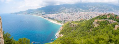 Antalya bölgesinin Alanya kentindeki ortaçağ şatosunun havadan görünüşü. Yüksek kalite fotoğraf