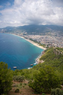 Alanya Şatosu, Türkiye 'den Kleopatra Plajı' nın havadan görüntüsü. Yüksek kalite fotoğraf