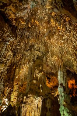 Alanya Dim Cave dikitleri ve sarkıt oluşumu. Yüksek kalite fotoğraf
