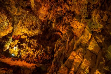 Alanya Dim Cave dikitleri ve sarkıt oluşumu. Yüksek kalite fotoğraf