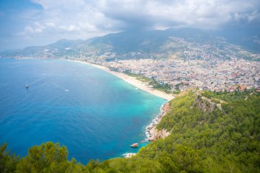 Alanya Şatosu, Türkiye 'den Kleopatra Plajı' nın havadan görüntüsü. Yüksek kalite fotoğraf
