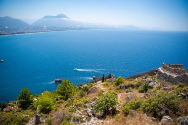 Türkiye 'nin Antalya ilçesindeki Alanya Kalesi' nin güzel deniz manzarası. Yüksek kalite fotoğraf