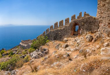 Türkiye 'nin Antalya ilçesindeki Alanya Kalesi' nin güzel deniz manzarası. Yüksek kalite fotoğraf