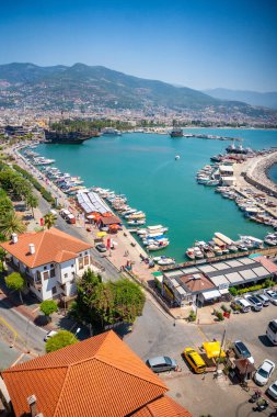 Alanya limanının hava manzarası. Kızıl Kule veya Kizil Kule, Alanya Şatosu, Türkiye 'den görüntü. Yüksek kalite fotoğraf