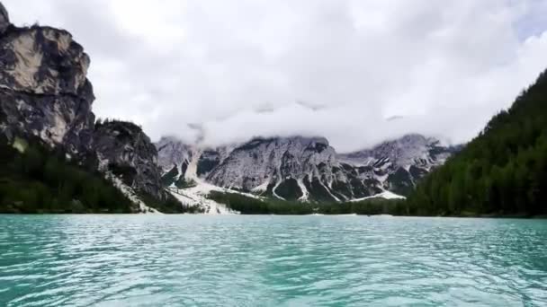 Incredibile Paesaggio Alpino Con Cielo Nuvoloso Dal Lago Braies Nelle — Video Stock