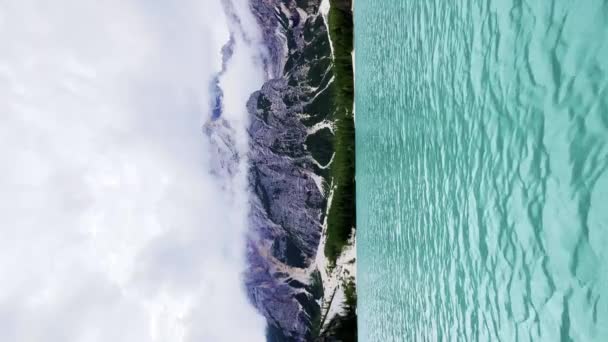 Csodálatos Alpesi Táj Felhős Égbolttal Braies Tótól Dolomitban Olaszországban Európában — Stock videók