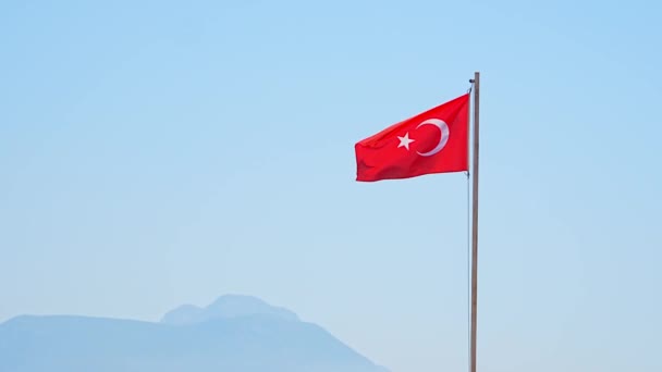 Bandeira Turca Acenando Fundo Céu Claro Imagens Alta Qualidade — Vídeo de Stock