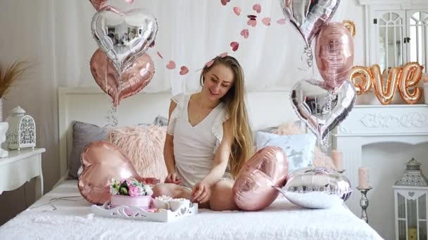 Beautiful Young Girl Home Bed Morning Enjoy Valentines Day Celebration — Stok video