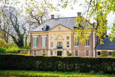 Diepenheim, Hollanda - 7 Nisan 2024: Hollanda Diepenheim kentindeki Overijssel ili Huis Diepenheim Şatosu. Yüksek kalite fotoğraf