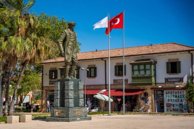 Taraf, Türkiye - 8 Mayıs 2024: Mustafa Kemal Atatürk 'ün Türkiye' nin Seddi 'ndeki heykeli. Yüksek kalite fotoğraf