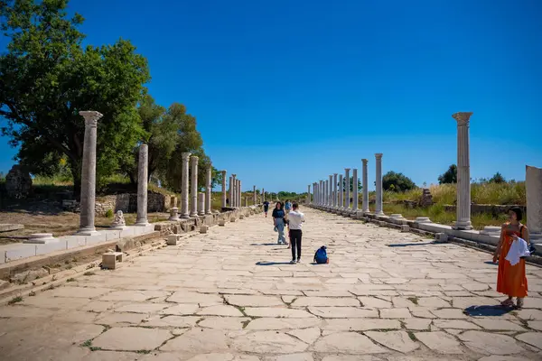 stock image Side, Turkey - May 8, 2024: Ruins of Agora, ancient city in Side in sunny summer day, Turkey. High quality photo