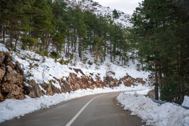 Karadağ, Lovcen Ulusal Parkı 'ndaki dağ yolu manzarası. Yüksek kalite fotoğraf