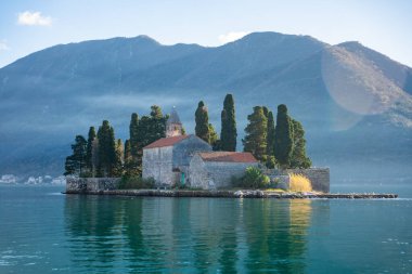  Karadağ 'ın Perast, Kotor körfezi yakınlarındaki St. George Adası' ndan görüntü. Yüksek kalite fotoğraf