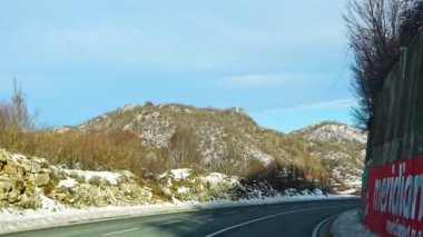 Karadağ, Lovcen Ulusal Parkı 'ndaki dağ yolu manzarası. Yüksek kalite fotoğraf