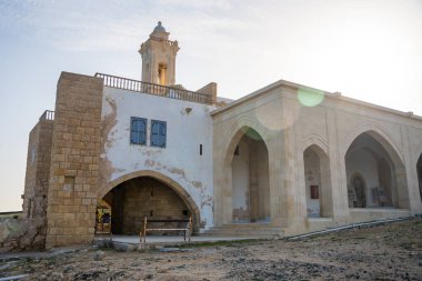 Havari Andrew Manastırı Kuzey Kıbrıs 'ın en kuzeydoğusundaki Cape yakınlarında yer alıyor. Görüntü, kutsal bir hac yerini ve onun tarihsel ve ruhsal önemini vurguluyor. Yüksek kalite fotoğraf