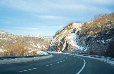 Karadağ, Lovcen Ulusal Parkı 'ndaki dağ yolu manzarası. Yüksek kalite fotoğraf