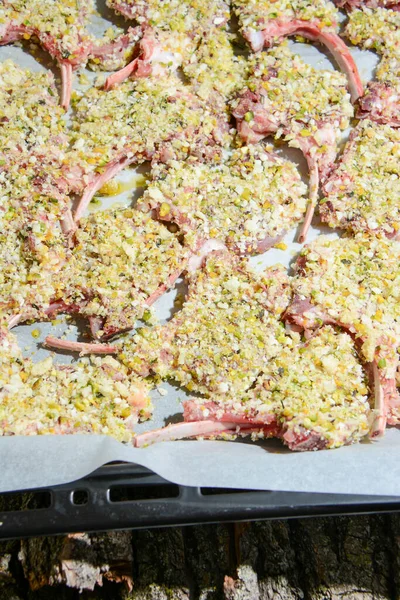 lamb ribs with pistachio crust