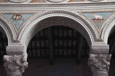 İtalya 'daki mimari hazinelerin eşsiz ayrıntıları