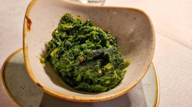 İtalyan yemeği spesiyaliteleri: ıstakoz, balık ravioli, kılıç balığı, ahtapot ve yavru ahtapot ile tagliolini..