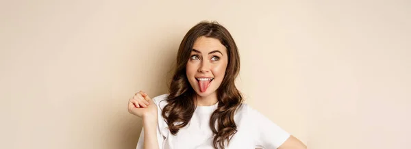Close Happy Carefree Beautiful Woman Posing Silly Showing Tongue Having — Foto Stock