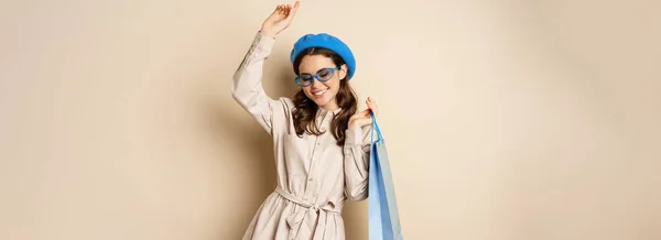 Stylish Happy Girl Shopping Portrait Modern Woman Shop Bag Laughing — Fotografia de Stock