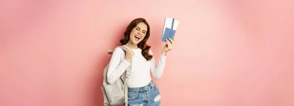 Vacation Holiday Beautiful Girl Going Trip Holding Passport Airplane Tickets — Stock Photo, Image