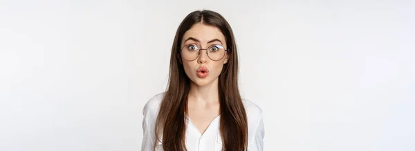 Close Portrait Corporate Woman Glasses Looking Surprised Amazed Intrigued Standing — Foto Stock