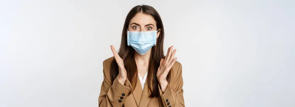 Workaplce Pandemic Concept Shocked Business Woman Face Medical Mask Gasping — стоковое фото