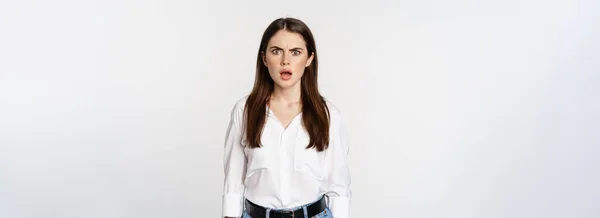 Confused Businesswoman Frowning Drop Jaw Staring Puzzled Camera Shocked Face — Stockfoto