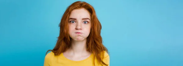 Headshot Πορτρέτο Του Happy Τζίντζερ Κόκκινα Μαλλιά Κορίτσι Αστείο Πρόσωπο — Φωτογραφία Αρχείου