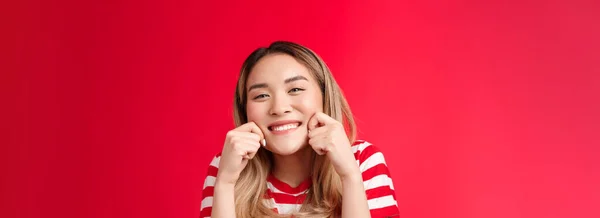 Alegre Feliz Optimista Asiático Chica Hacer Amplia Sonrisa Alegre Estiramiento —  Fotos de Stock