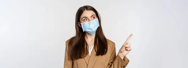 Coronavirus People Concept Portrait Business Woman Workplace Wearing Face Mask — Stock Photo, Image