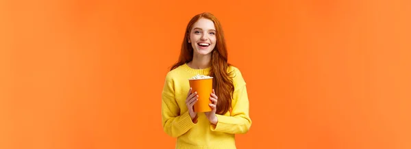 Cheerful Cute Redhead Curly Girlfriend Holding Popcorn Chat Boyfriend Movie — 스톡 사진