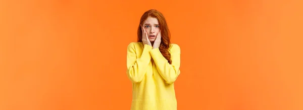 Concerned Anxious Redhead Girl Forgot Take Chicken Out Freezer Mom — 스톡 사진