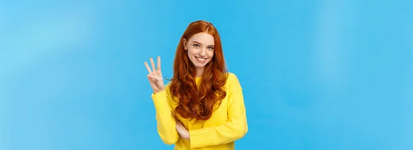 Gorgeous Young Redhead Girl 20S Yellow Sweater Smiling Carefree Making — 스톡 사진
