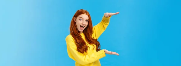 Excited Lively Good Looking Redhead Ecstatic Girl Smiling Fascinated Amused — Stock Photo, Image