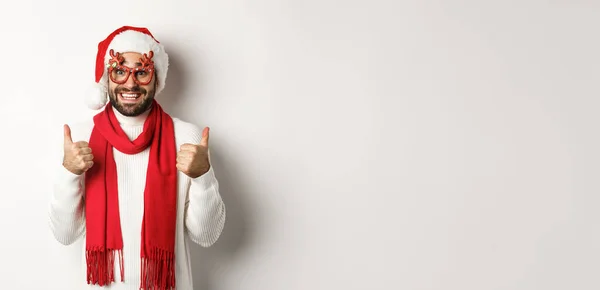 Navidad Año Nuevo Concepto Celebración Hombre Excitado Santa Sombrero Gafas — Foto de Stock