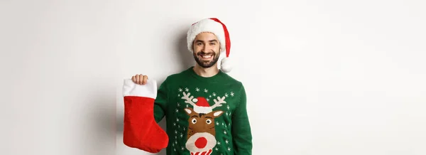 Xmas Party Holiday 컨셉트 모자를 크리스마스 양말을 웃으면서 — 스톡 사진